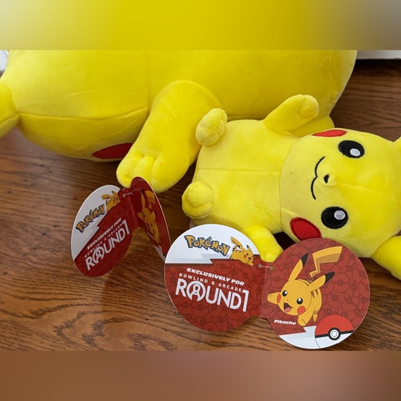 Pikachus - Picture 4 of 4